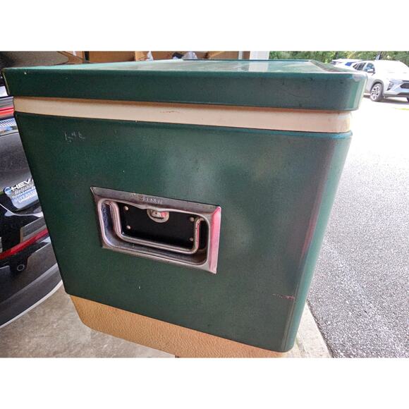 Coleman Green Metal Cooler - Picture 2 of 5